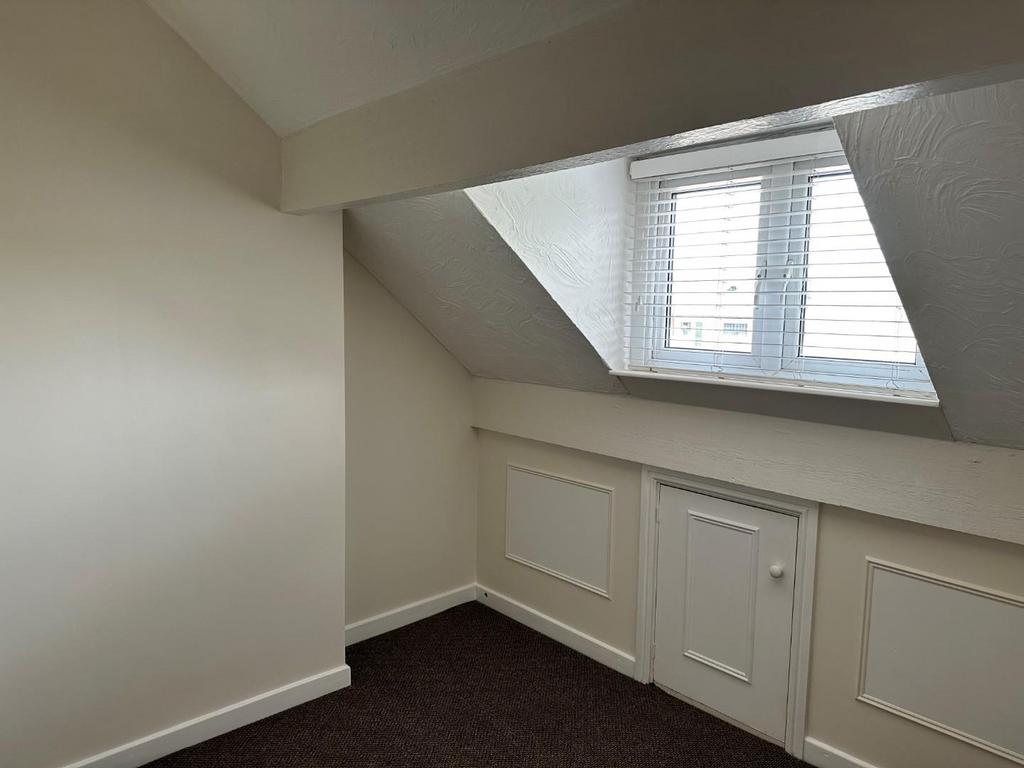 Bed 4.jpg