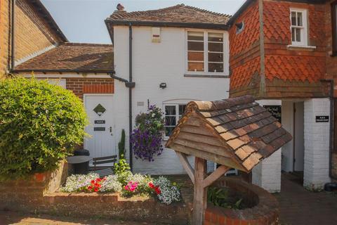 1 bedroom flat to rent, Collins Court, Cranleigh GU6