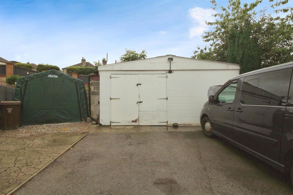 Garage &amp; Driveway