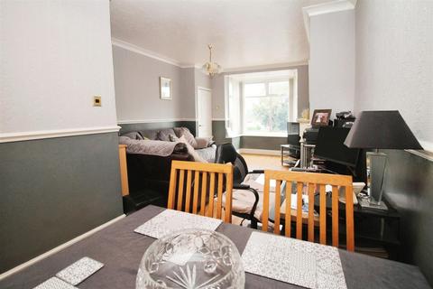 2 bedroom semi-detached house for sale, Dale Grove, Bradford BD10