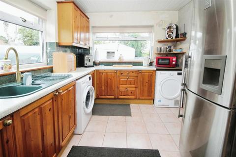 2 bedroom semi-detached house for sale, Dale Grove, Bradford BD10