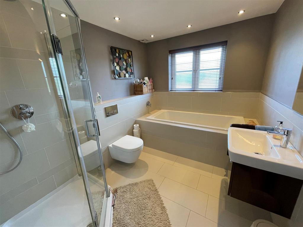 Family Bathroom.jpg