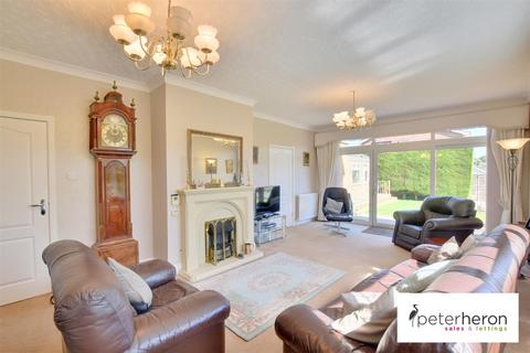 4 bedroom bungalow for sale, Meadow Lane, East Herrington, Sunderland