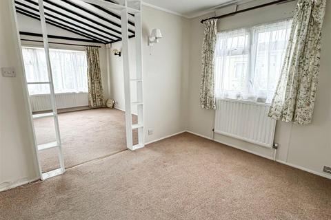 2 bedroom park home for sale, Thornlea Court, Littlehampton BN17