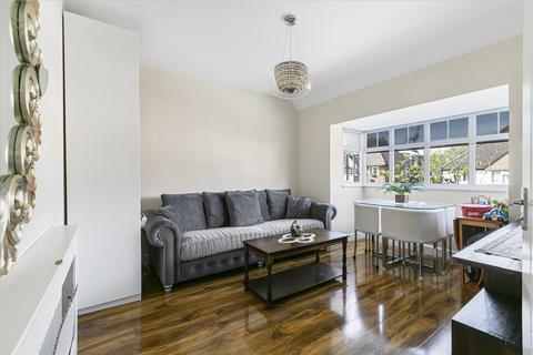 10 Cherry Tree Avenue, Guildford, GU2 7XB