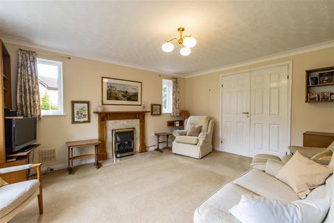 4 bedroom detached house for sale, Foxcote Way, Walton, Chesterfield