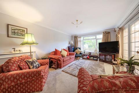 6 bedroom house for sale, Carlton Close, Camberley GU15