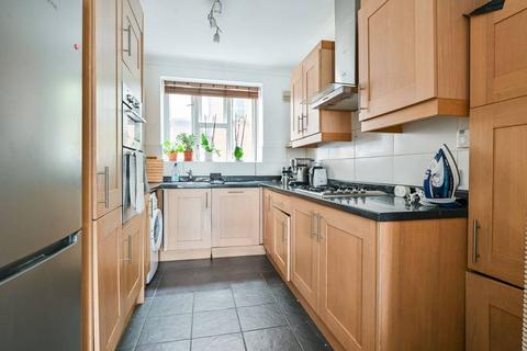 3 bedroom flat for sale, Lower Road, Canada Water, London, SE16