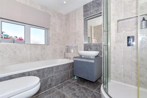 1 Cross Stile, Ashford, TN23 5EH