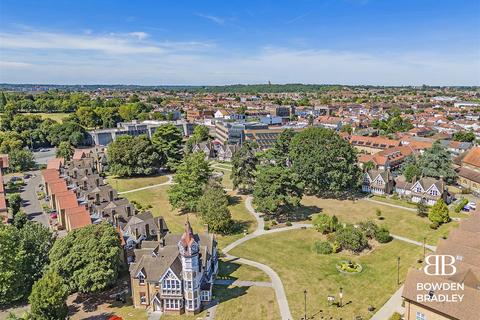 1 bedroom flat for sale, Copperfield Court, Village Way, Barkingside