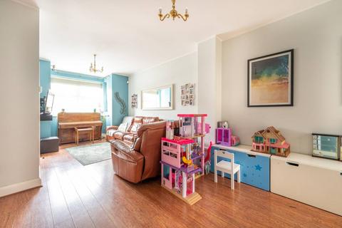 8 Gladding Road, London, E12 5DD