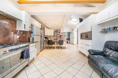 4 bedroom end of terrace house for sale, Gladding Road, Manor Park, London, E12