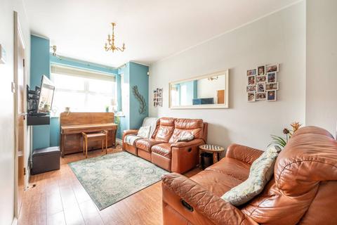 8 Gladding Road, London, E12 5DD