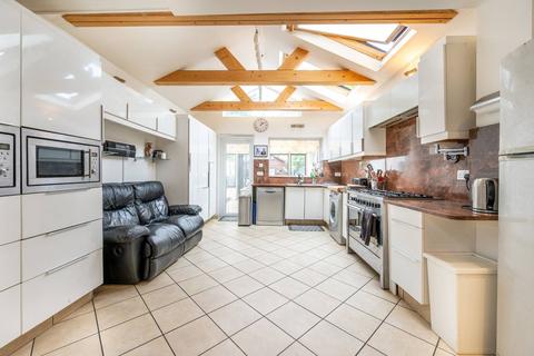 8 Gladding Road, London, E12 5DD