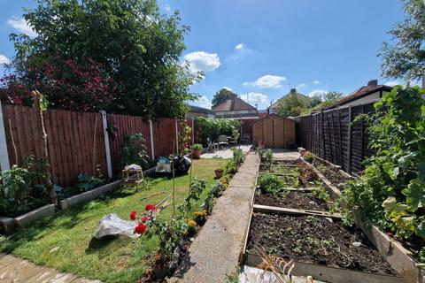 2 bedroom terraced house to rent, Malvern Road, Hayes UB3