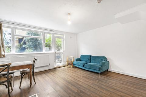 4 bedroom apartment to rent, Weymouth Terrace, London, E2