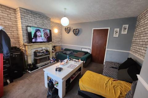 2 bedroom terraced house for sale, Chevet Mount, Allerton, BD15 7UL