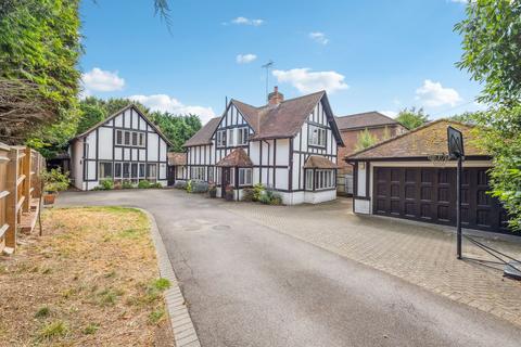 5 bedroom detached house to rent, Blackpond Lane, Farnham Royal, SL2