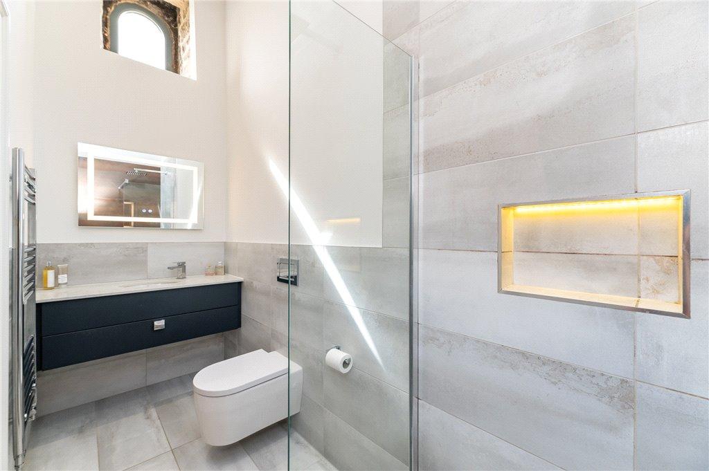 Master En-Suite