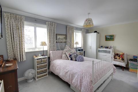 38 Orchard Rise, Tibberton, Gloucester, GL19 3AT