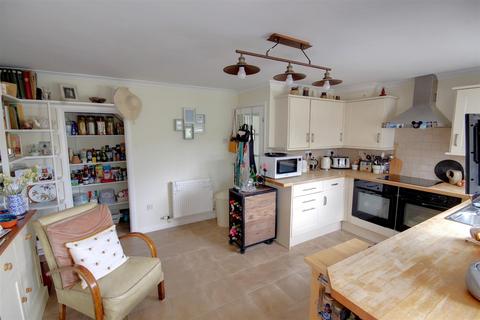 38 Orchard Rise, Tibberton, Gloucester, GL19 3AT