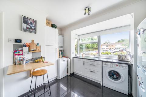 13 Bladon Close, Guildford, GU1 1TY