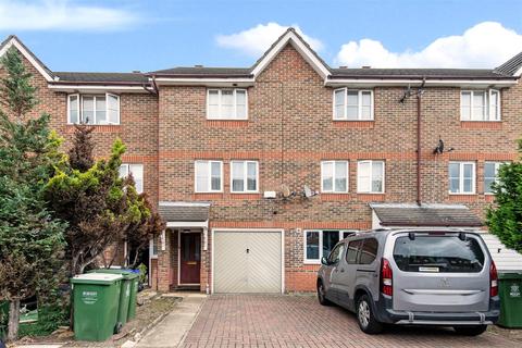 3 bedroom terraced house for sale, St. Georges Close, London