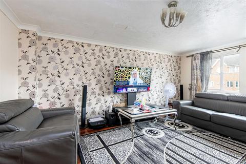 3 bedroom terraced house for sale, St. Georges Close, London