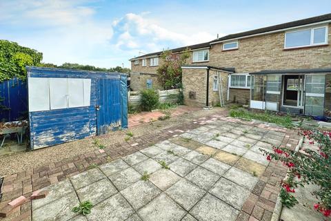 3 bedroom terraced house for sale, Silvertown Avenue, Stanford-Le-Hope, SS17