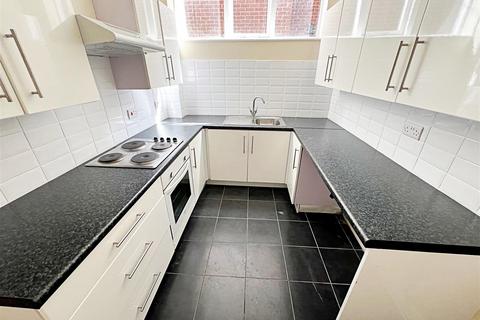 2 bedroom flat for sale, Bargate, Grimsby, N.E. Lincs, DN34 5AD