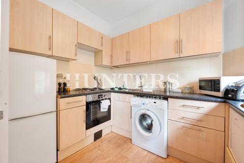 2 bedroom house to rent, Malvern Road, London