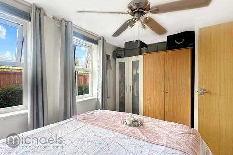 16 Bardsley Close, Colchester, CO4 5GS