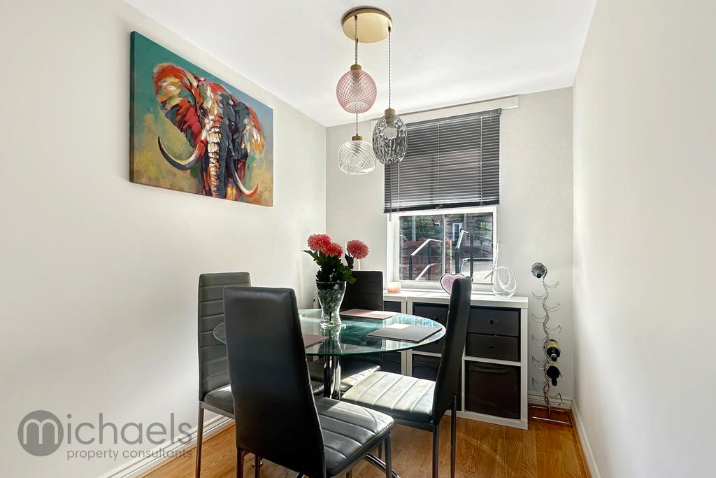 Living Room/Dining Area