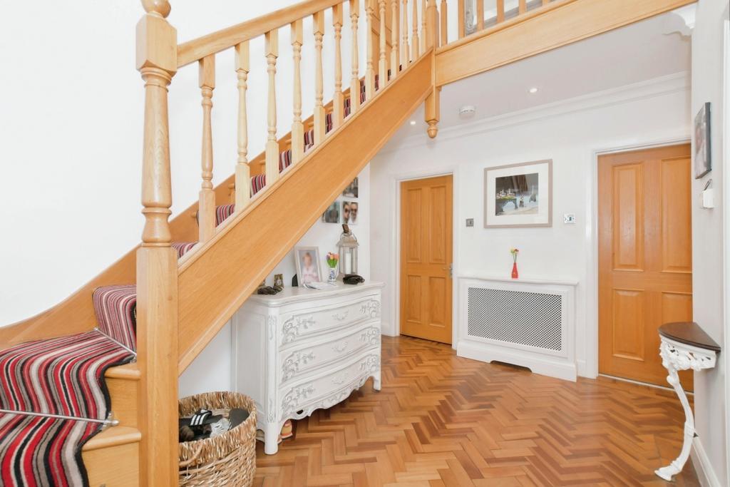 169589f9-Hallway
