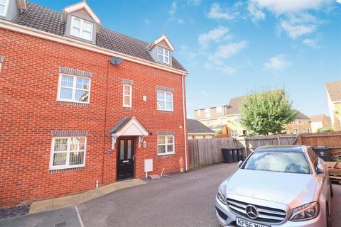 3 bedroom end of terrace house for sale, Vicarage Road, Rushden NN10