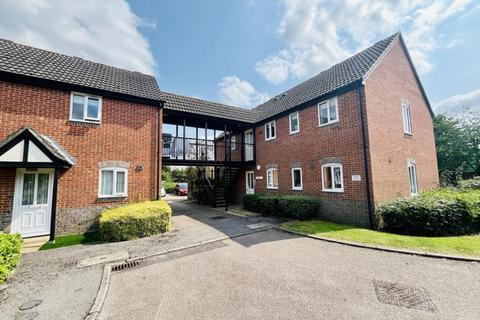 1 bedroom flat for sale, ADWOOD COURT, THATCHAM RG19