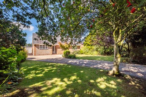 3 bedroom detached bungalow for sale, Fleetwood Road, Greenhalgh, PR4