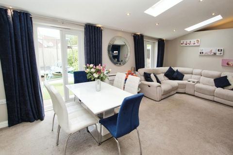 5 bedroom detached house for sale, Thistle Drive, Whitstable