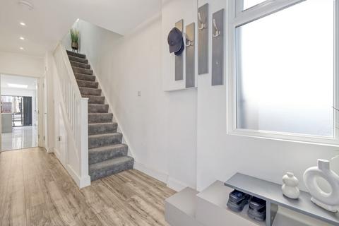 5 bedroom end of terrace house for sale, Collier Row Lane, Romford, RM5