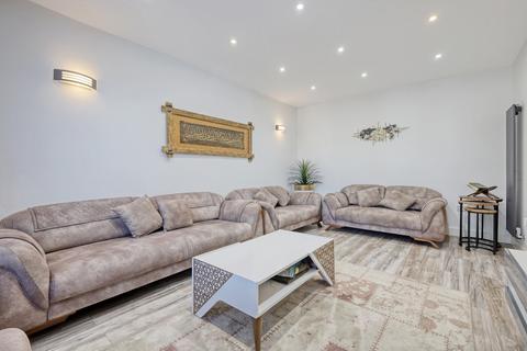 5 bedroom end of terrace house for sale, Collier Row Lane, Romford, RM5