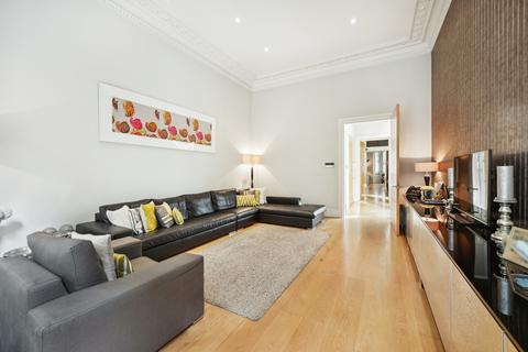 5 bedroom flat to rent, Cornwall Gardens, South Kensington, London