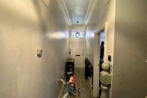 3 bedroom terraced house for sale, Gainsborough Avenue Oldham Greater Manchester