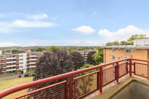 1 bedroom flat for sale, Appleshaw House, Champion Hill Estate, London, SE5