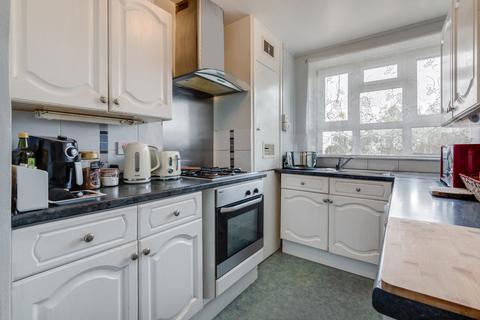 1 bedroom flat for sale, Appleshaw House, Champion Hill Estate, London, SE5