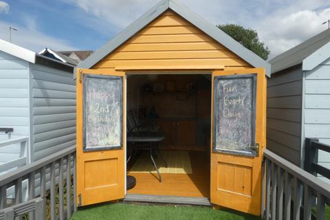 Victoria Esplanade, CO5 8BP