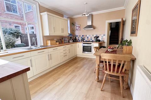 4 bedroom terraced house for sale, Broad Street, Syston, Leicester