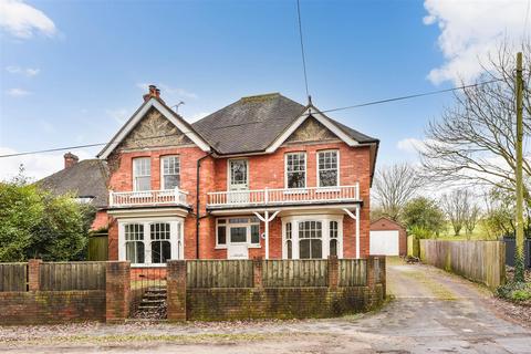 4 bedroom detached house for sale, Winchester Road, Andover