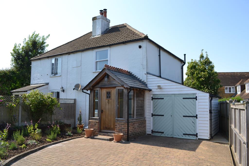 Chapel Lane, St. MargaretsAtCliffe... 2 bed cottage for sale £345,000