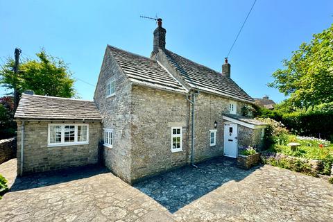undefined, WORTH MATRAVERS