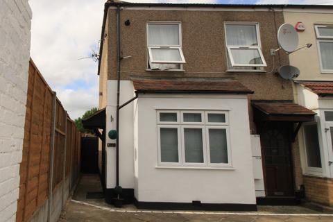 1 bedroom ground floor maisonette for sale, Como Street, Romford RM7